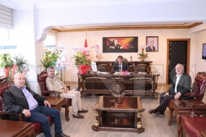 Gazete sahiplerinden Kaymakam Avni Kula hayırlı olsun ziyareti Gazete sahiplerinden Kaymakam Avni Kula hayırlı olsun ziyareti